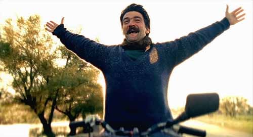 A 20 años de su estreno: El baño del Papa regresa a la pantalla grande