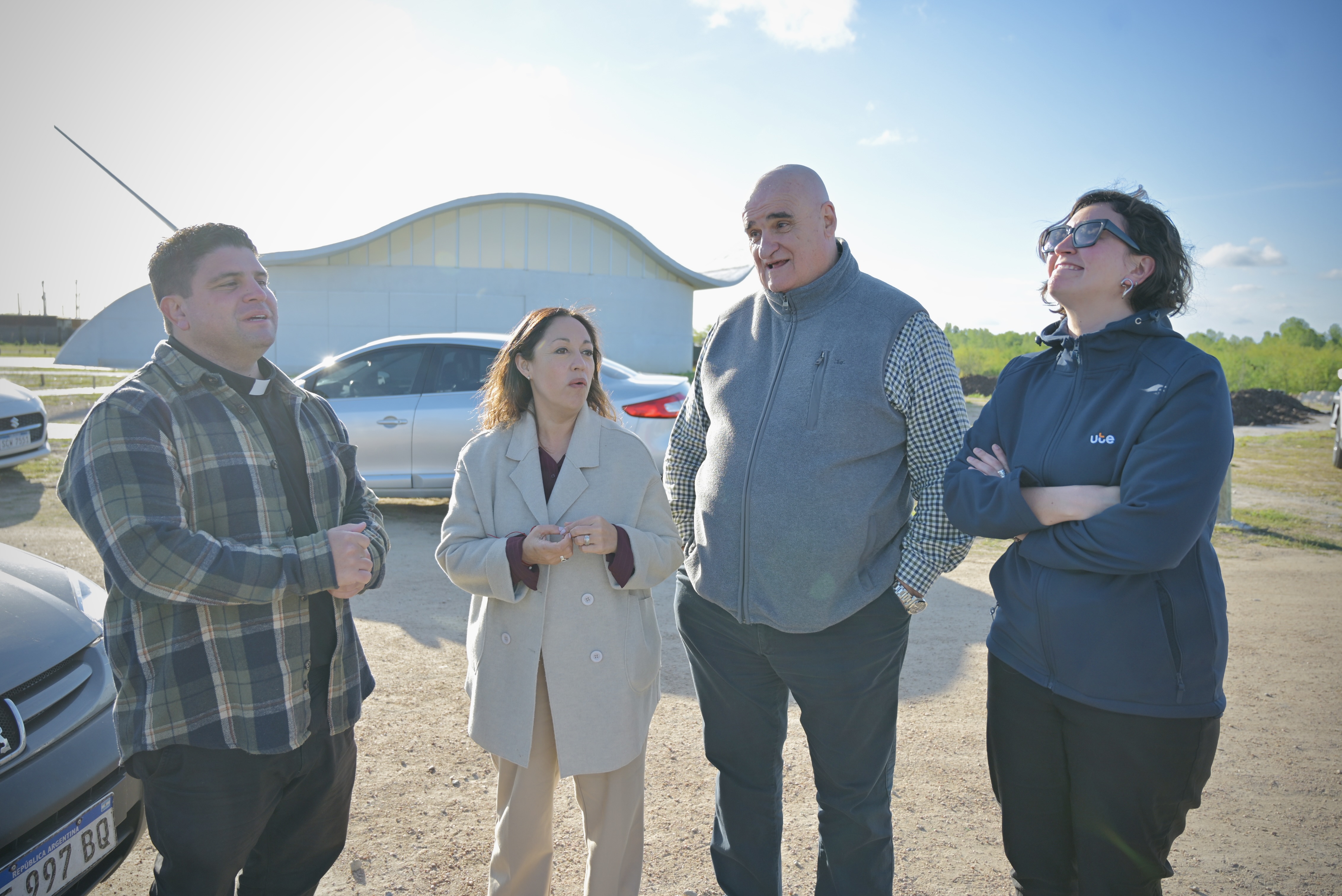 Haz clic para ver pantalla completa UTE y la Asociación Civil Cireneos firman un convenio para promover el acceso seguro a la energía eléctrica - Foto 1